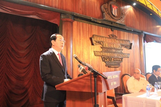 Staatspräsident Tran Dai Quang nimmt an vietnamesisch-kubanischem Unternehmerforum teil - ảnh 1